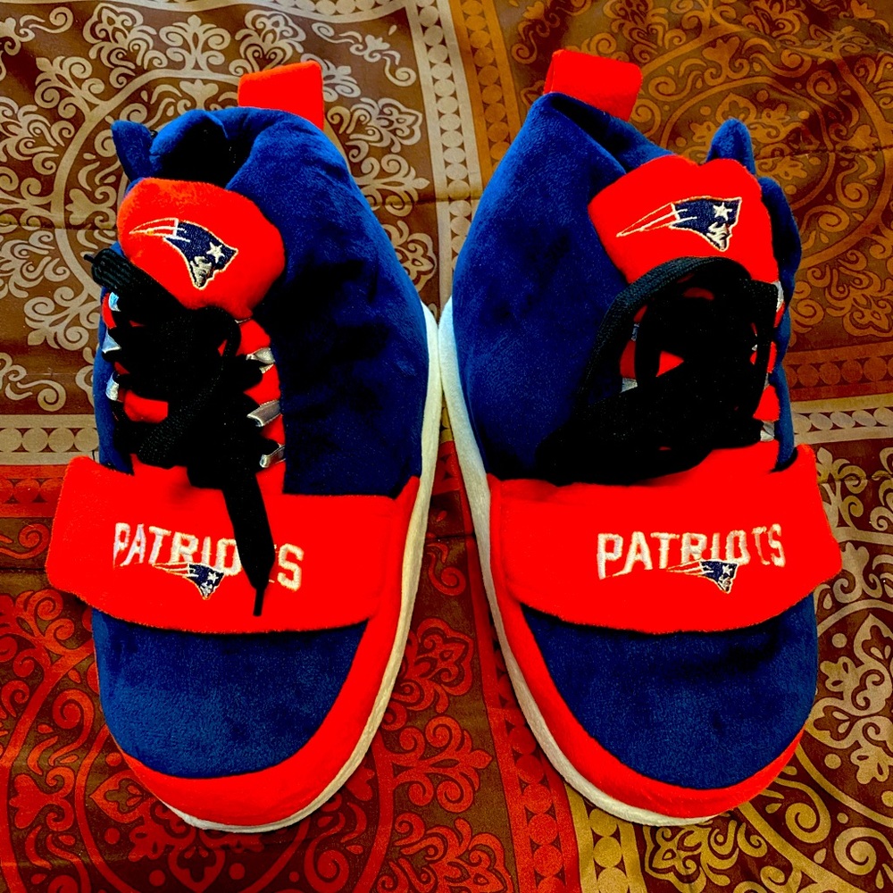 Mens sz. S ..New England Patriots slippers!! New